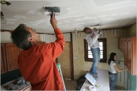 Aproximativ 80% dintre romanii de la sate au planuri de renovare a locuintei